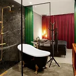 Vibe In Architectural Settings * Arre