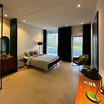 Vibe In Architectural Settings