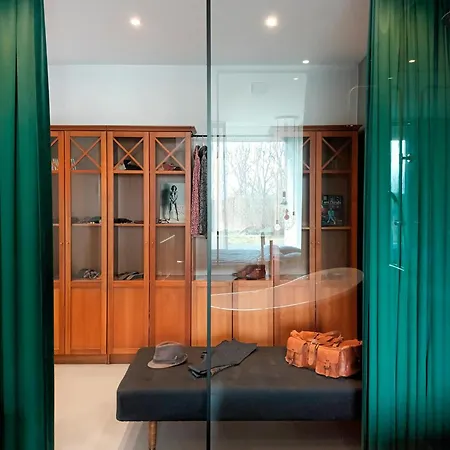 Vibe In Architectural Settings