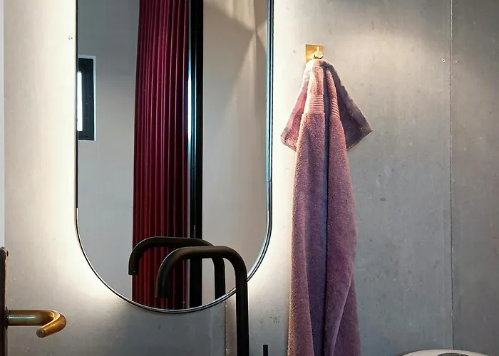 Vibe In Architectural Settings *